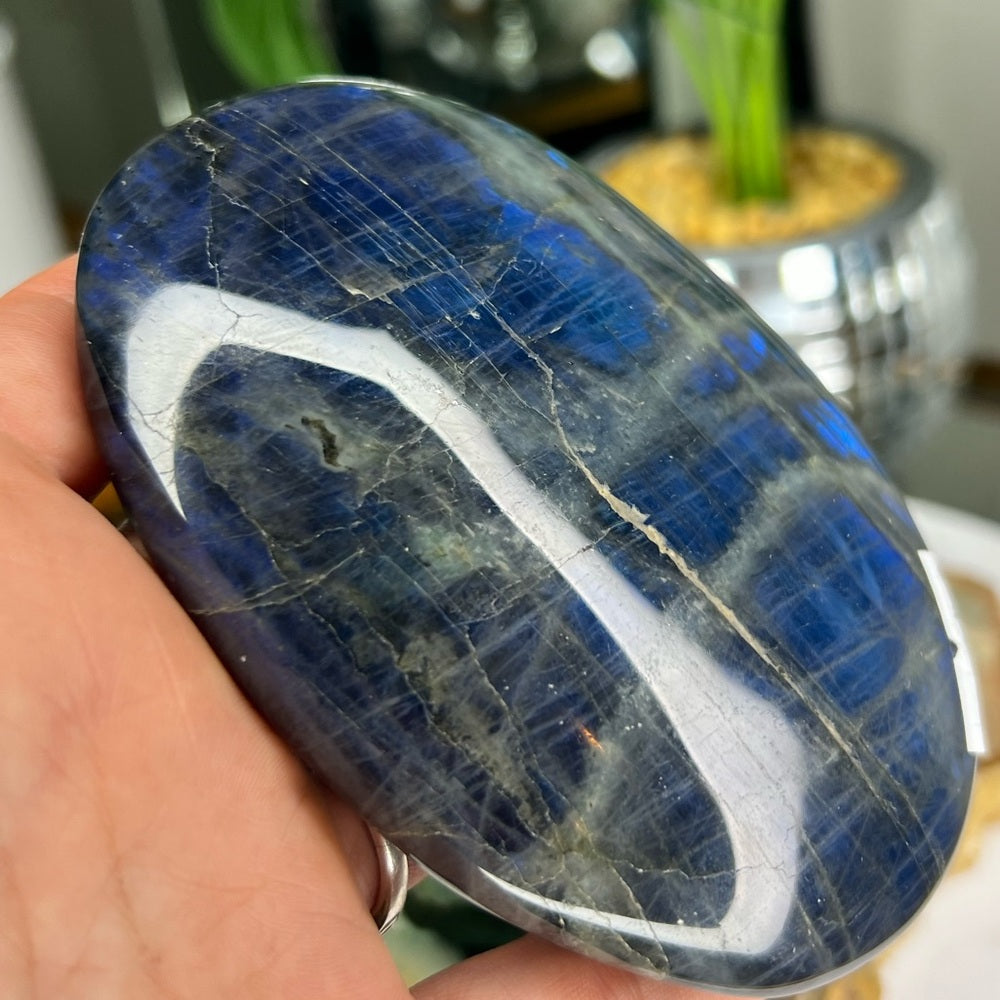 Blue Flash Labradorite Palmstone - BFL01