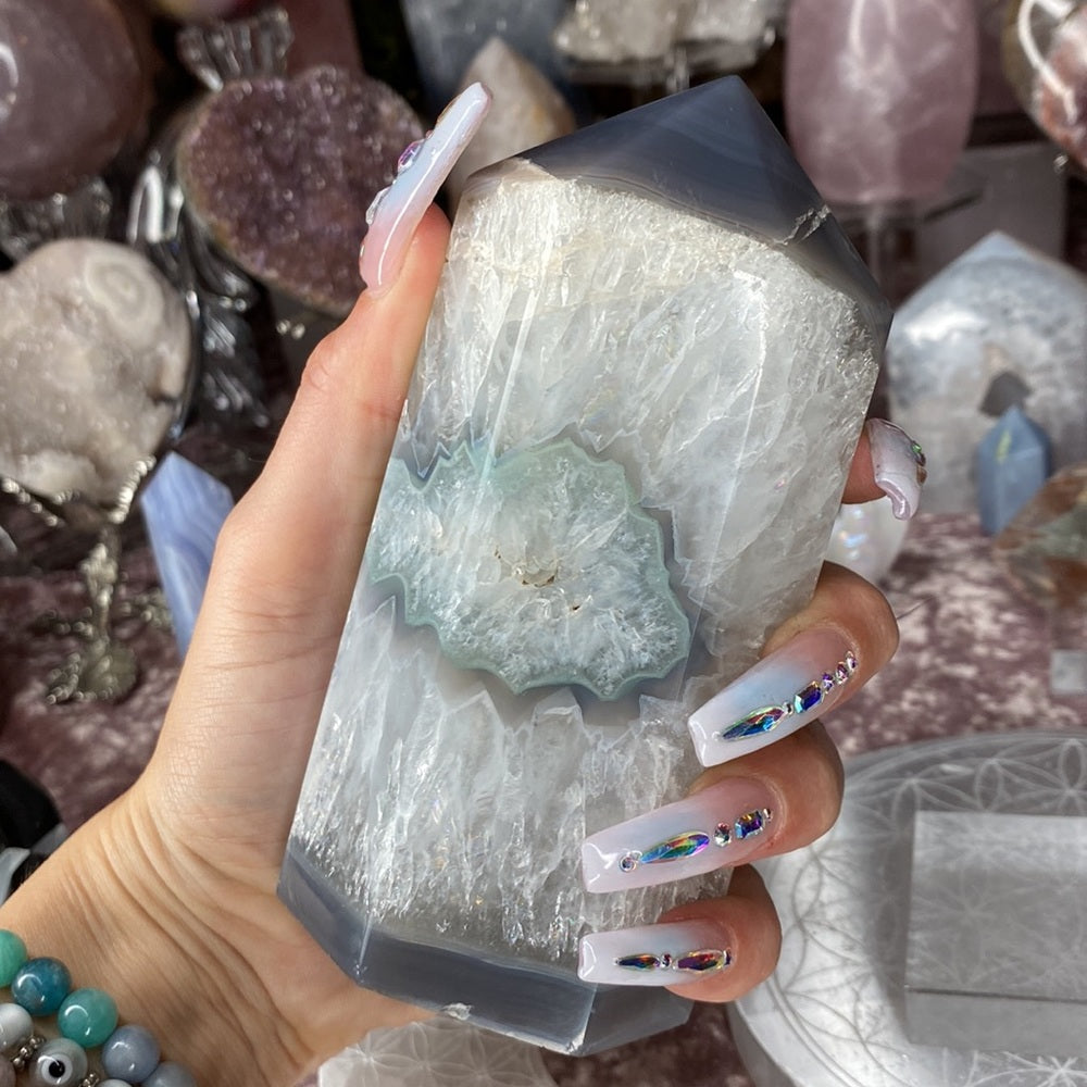 Ice 🧊 paradise light blue agate tower with tons of rainbows 🌈
