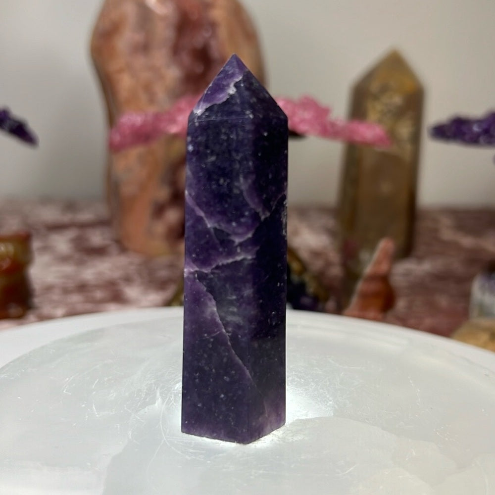 Lepidolite tower LT01