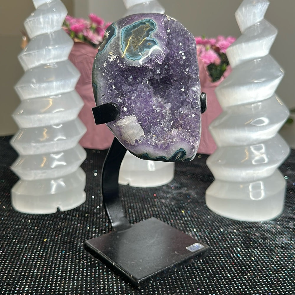 Druzy Amethyst With Blue Agate Banding DAB01