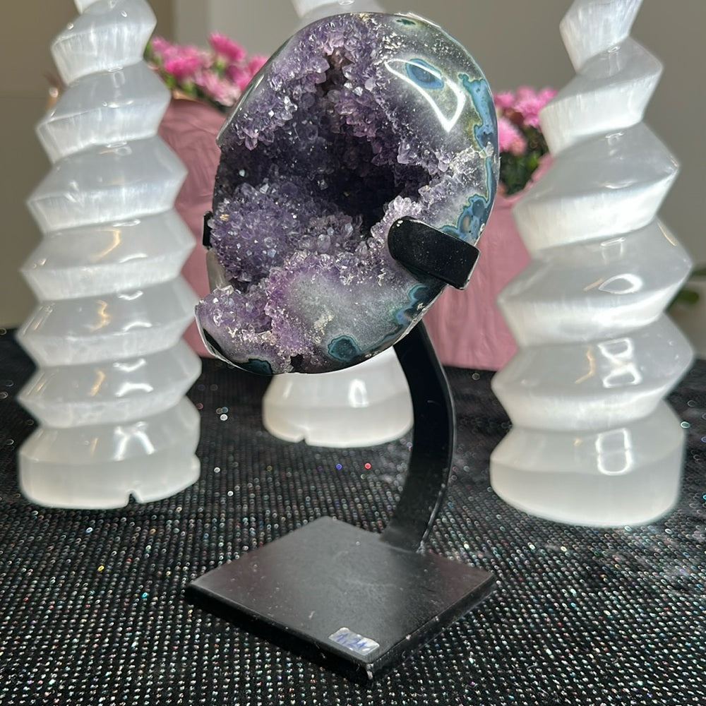 Druzy Amethyst With Blue Agate Banding DAB01