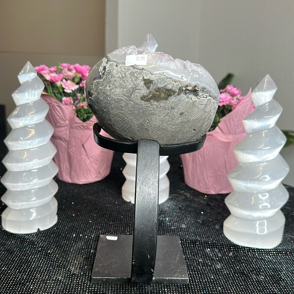 Sugar Unicorn Amethyst on Metal Base SUA01