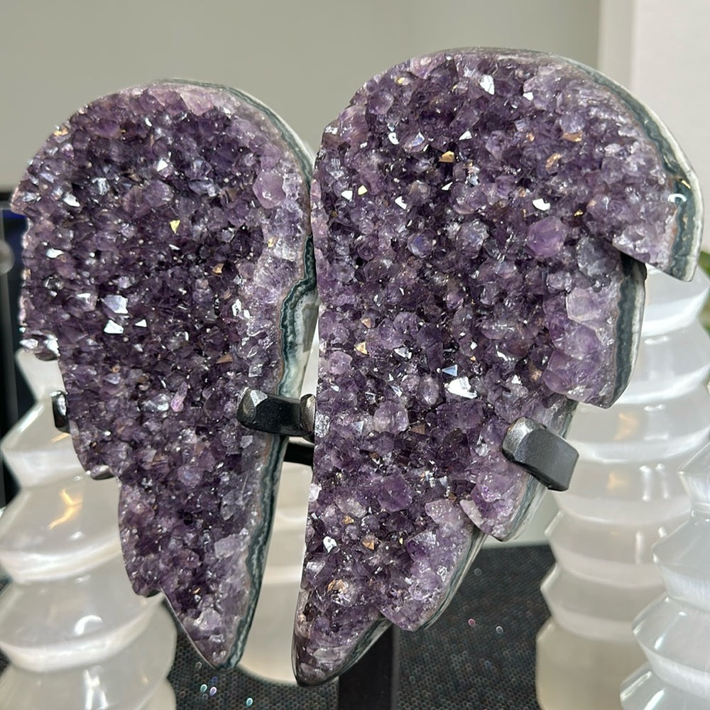 Angel Wings Amethyst with Green Banding AWA73