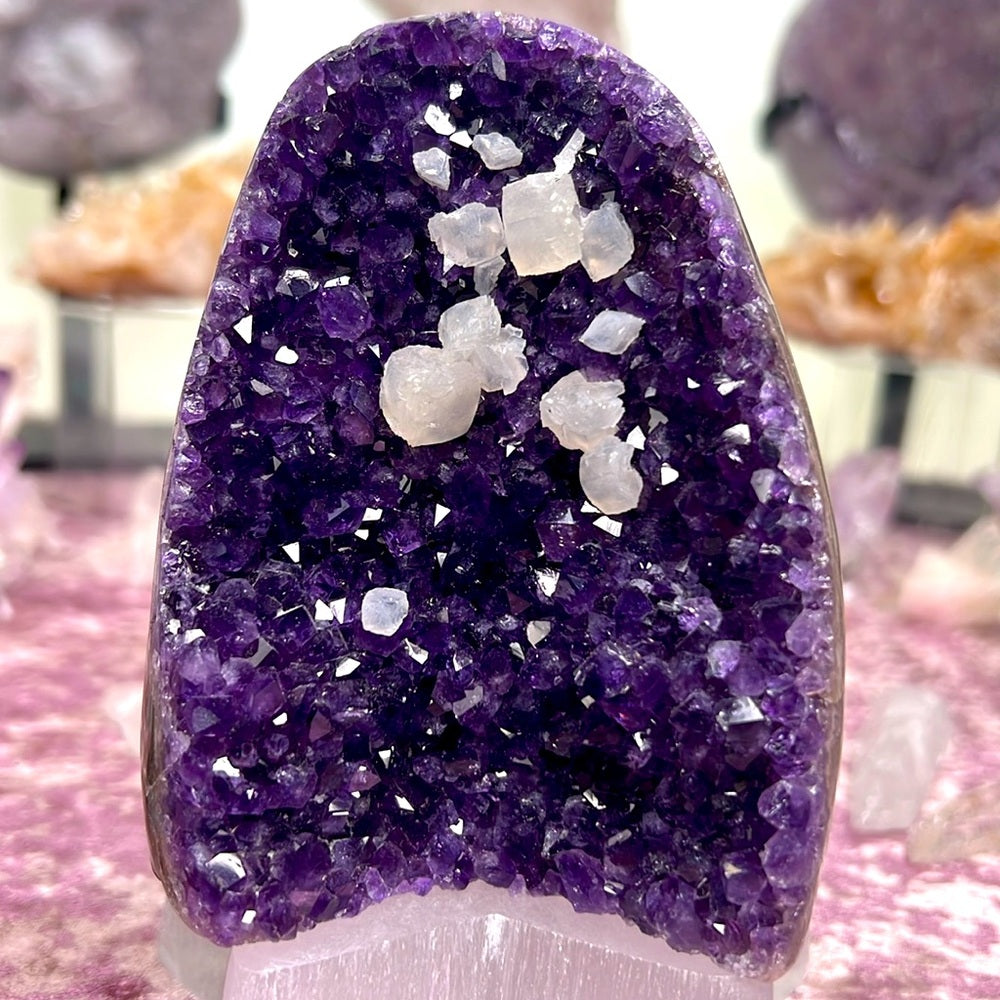 Amethyst with Calcite Inclusions 💜🦄🕊️ ACI01