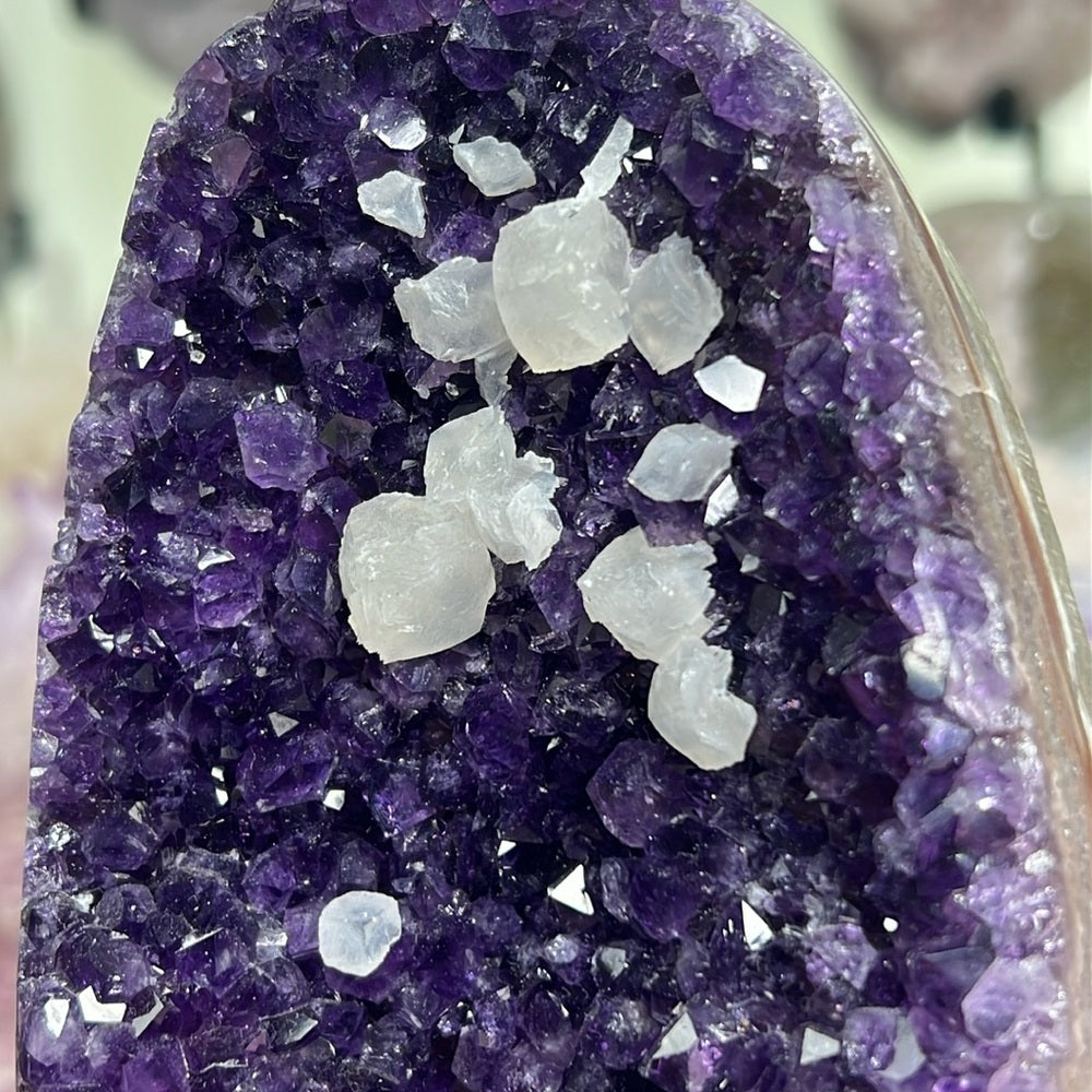 Amethyst with Calcite Inclusions 💜🦄🕊️ ACI01