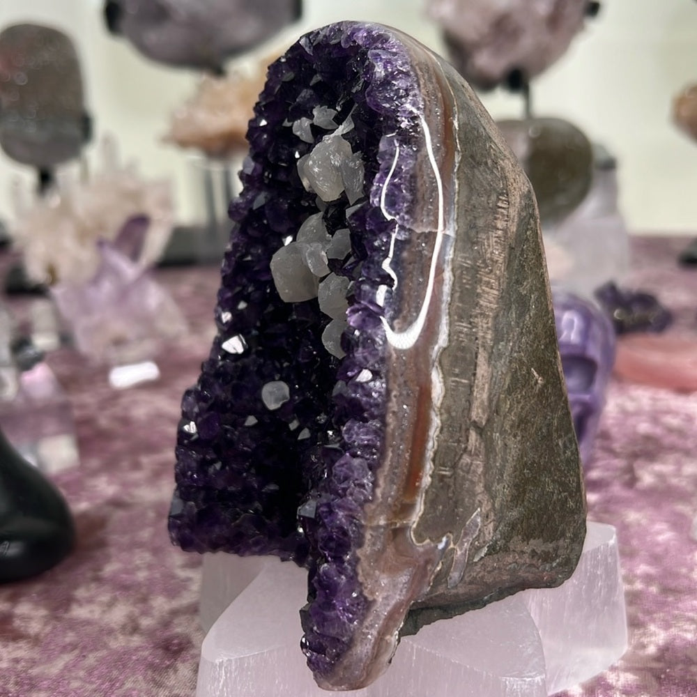 Amethyst with Calcite Inclusions 💜🦄🕊️ ACI01